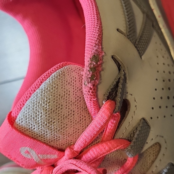 Under  Armour Sneakers - Picture 6 of 8